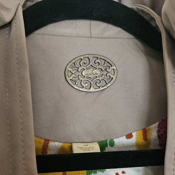 Women’s Ruffled Tie-Waist Trench Coat - Taupe - Picture 3 of 6